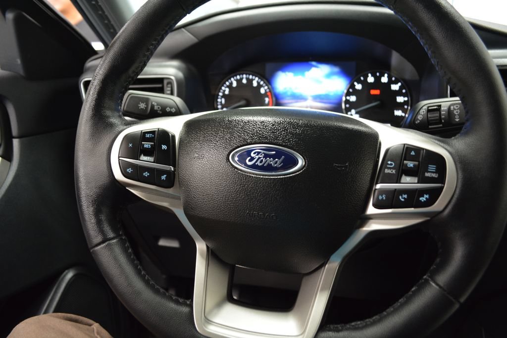 Certified 2023 Ford Explorer XLT w/ Equipment Group 202A AWD/4WD image 19