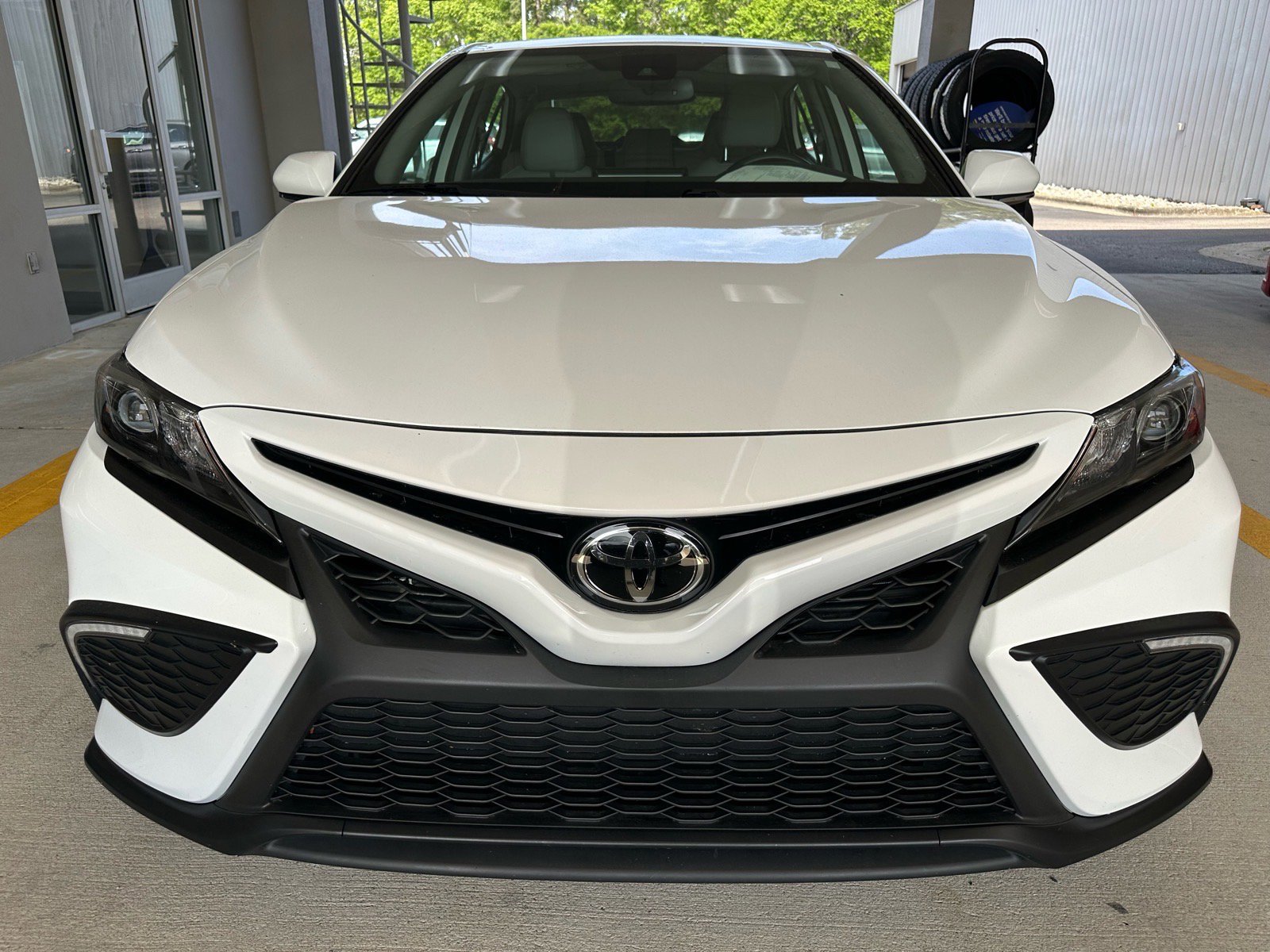 Used 2023 Toyota Camry SE w/ Convenience Package image 6