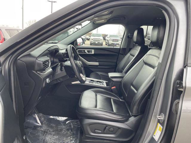 Certified 2022 Ford Explorer XLT w/ Equipment Group 202A image 17