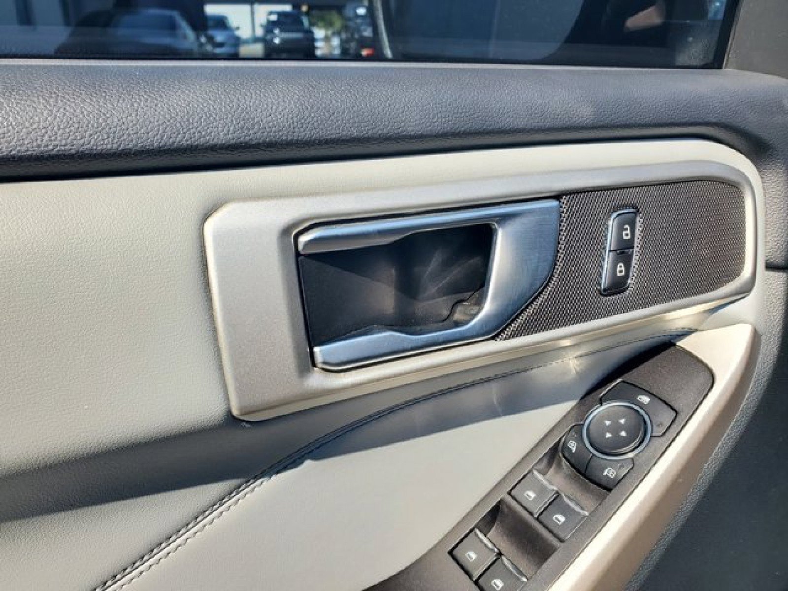 Certified 2023 Ford Explorer XLT w/ Equipment Group 202A image 15