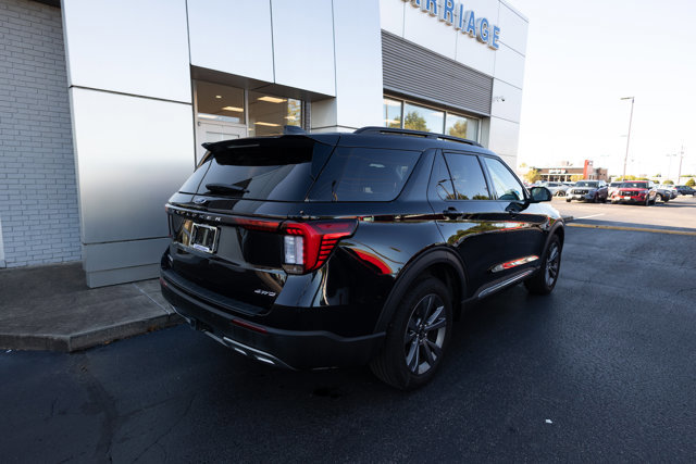 Certified 2025 Ford Explorer Active w/ Active Comfort Package image 3