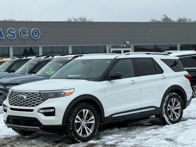 Certified 2020 Ford Explorer Platinum w/ Premium Technology Package image 2