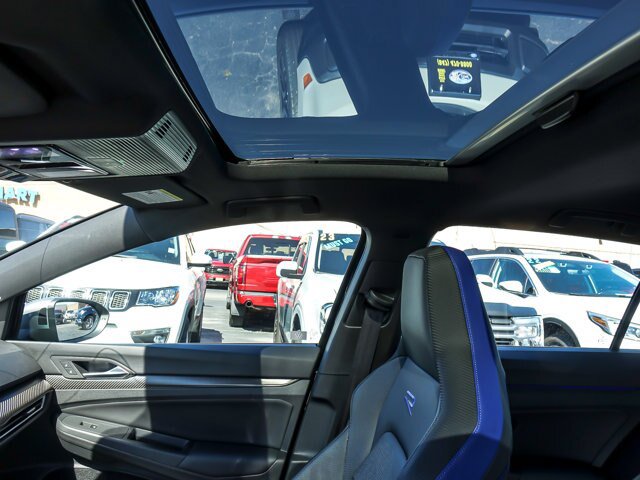 Used 2024 Volkswagen Golf R AWD/4WD image 11