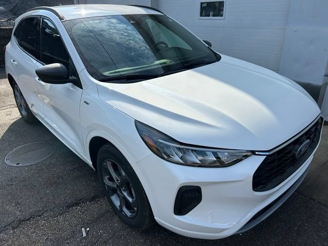 Certified 2024 Ford Escape ST-Line w/ Tech Pack #1 FWD image 7