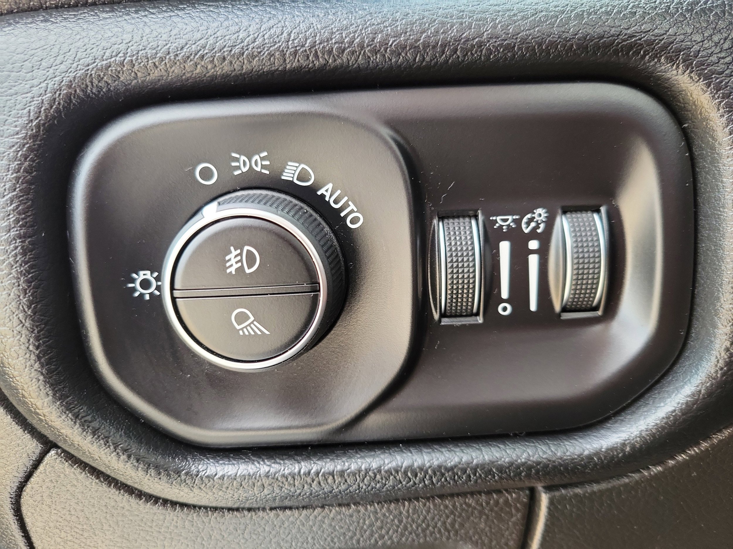 Used 2021 RAM 1500 Laramie w/ Sport Appearance Package AWD/4WD image 22
