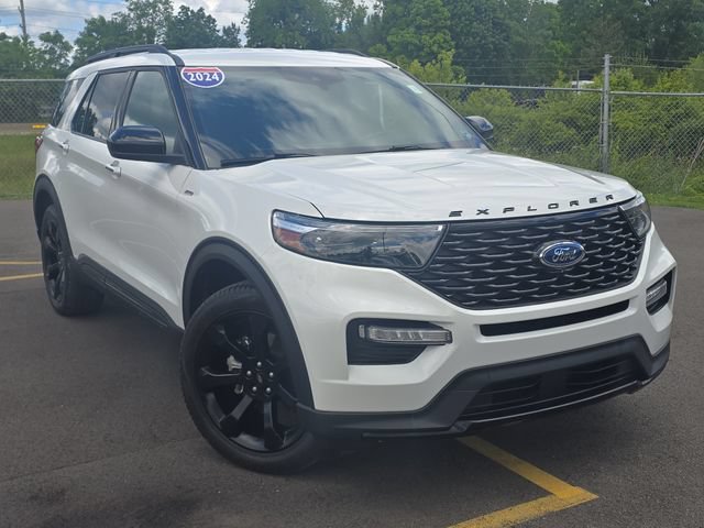 Certified 2024 Ford Explorer ST-Line w/ Class IV Trailer Tow Package