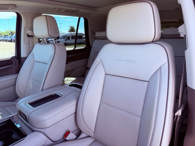 Used 2024 GMC Yukon Denali AWD/4WD image 14