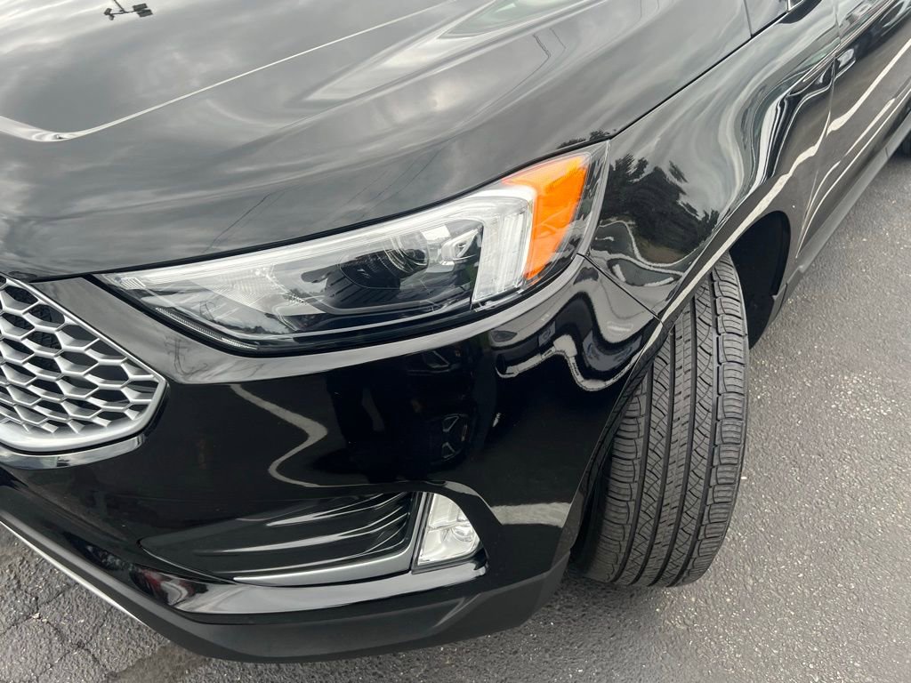 Certified 2024 Ford Edge SEL w/ Convenience Package AWD/4WD image 3