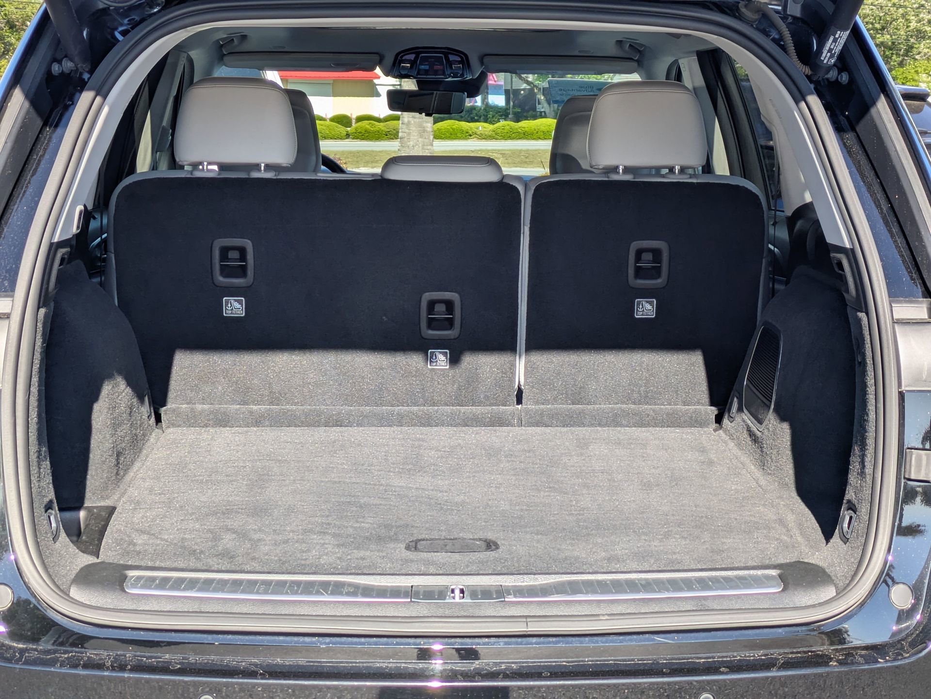 Used 2022 Jeep Grand Cherokee Overland w/ Luxury Tech Group IV image 16