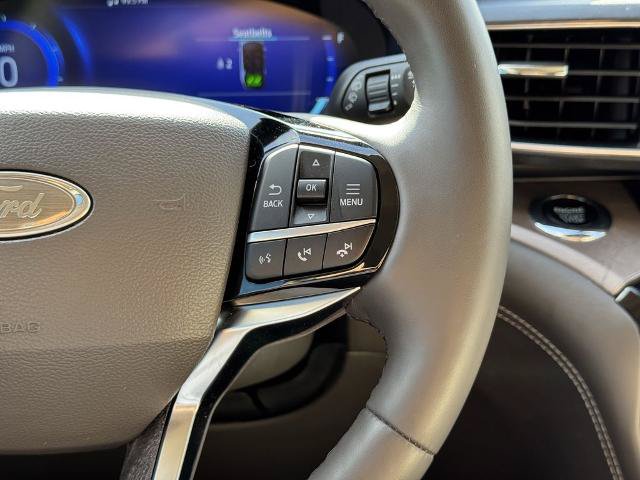 Certified 2023 Ford Explorer Platinum w/ Technology Package AWD/4WD image 23