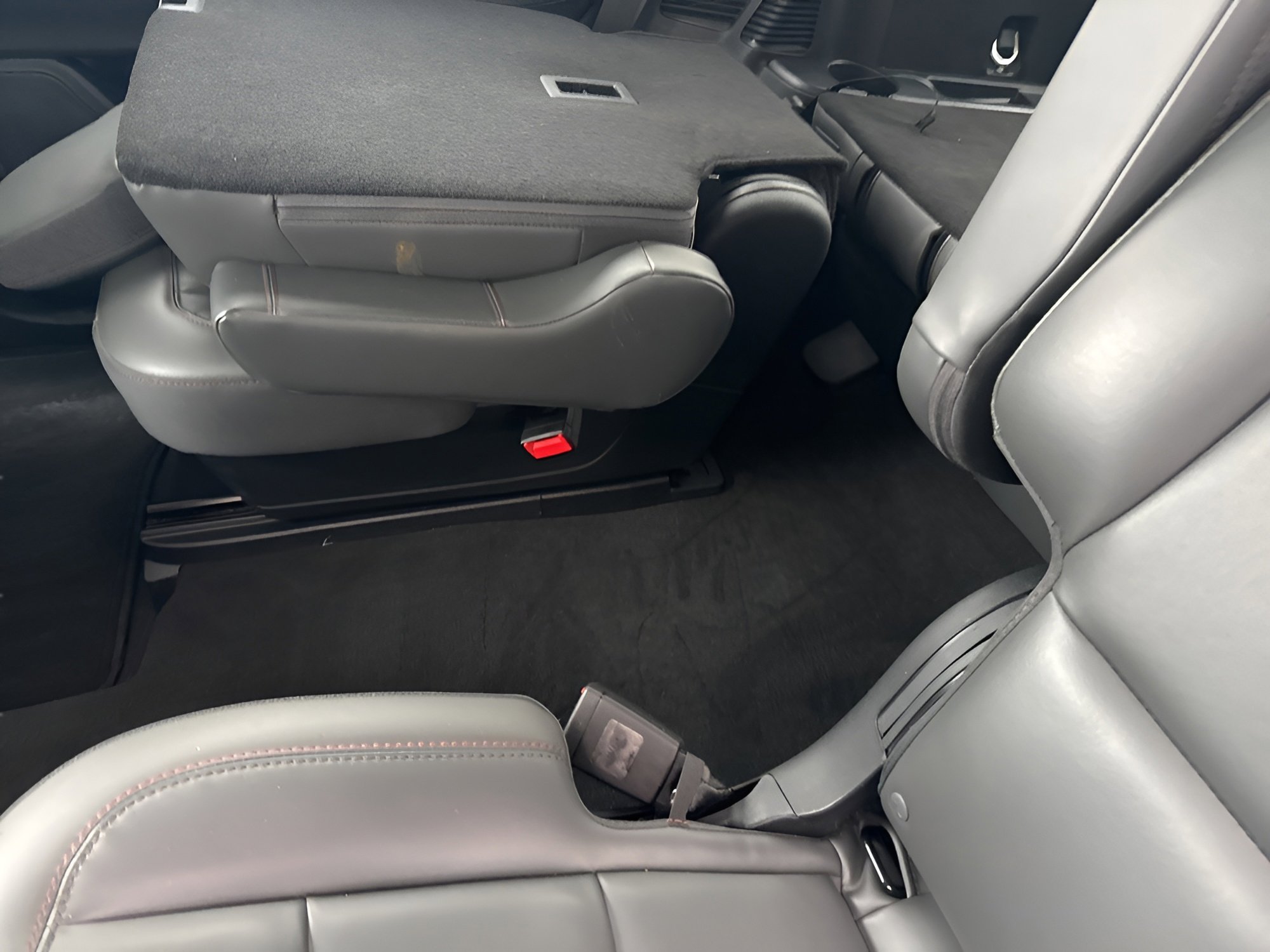 Certified 2025 Ford Explorer Active w/ Active Comfort Package image 36