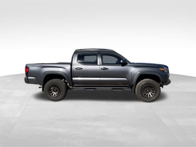 Used 2019 Toyota Tacoma TRD Off-Road image 6