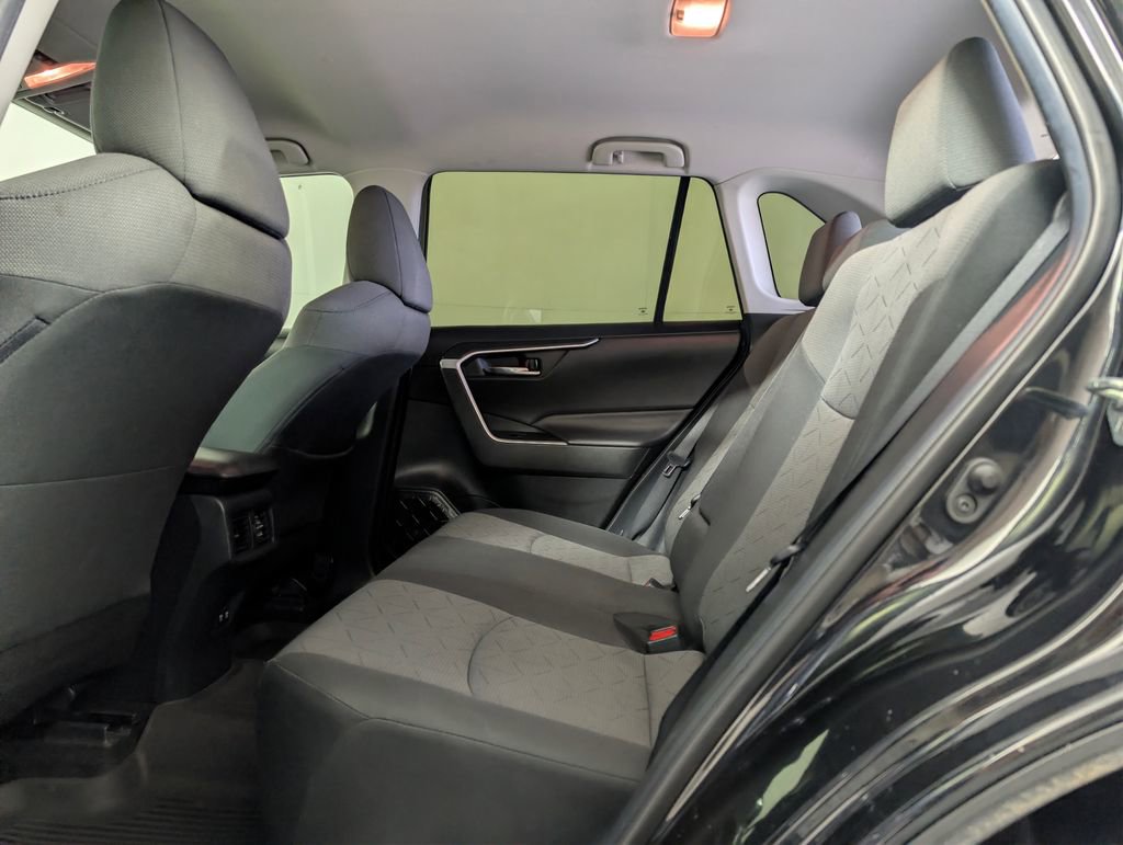 Used 2020 Toyota RAV4 XLE AWD/4WD image 12