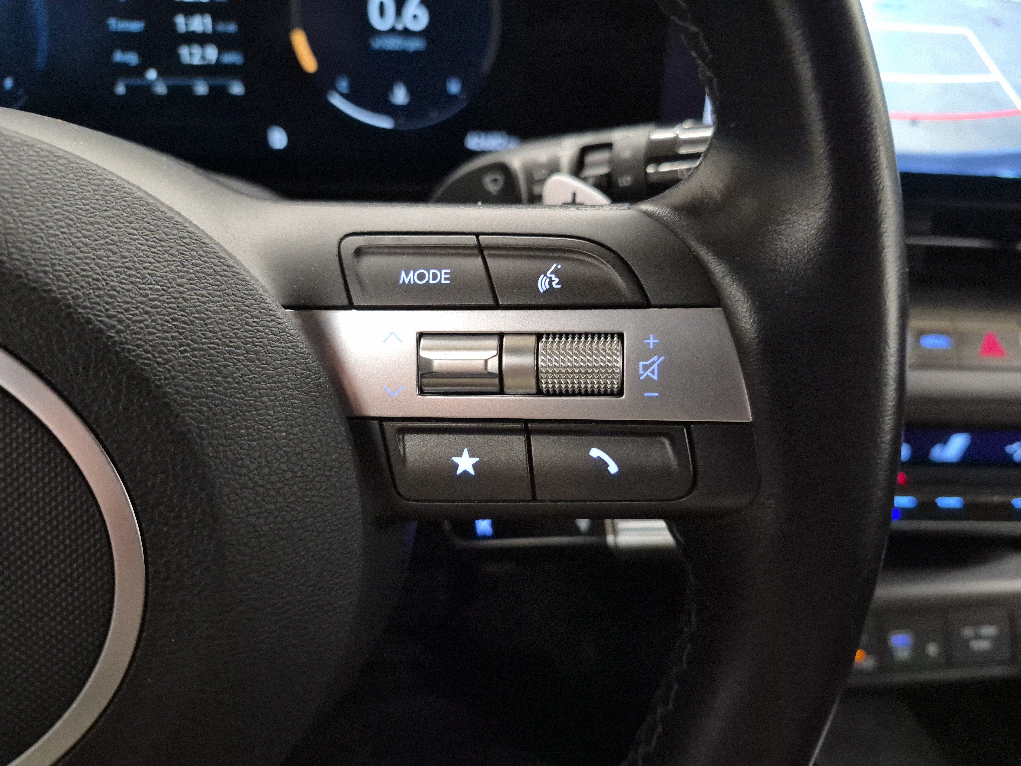 Used 2024 Hyundai Kona SEL w/ Convenience Package FWD image 24
