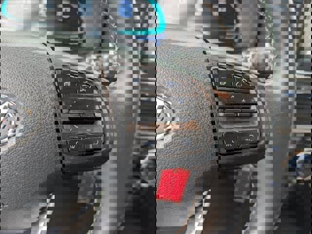 Used 2023 Hyundai Venue SEL image 9