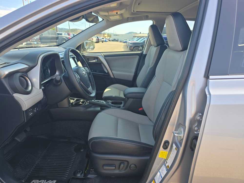 Used 2018 Toyota RAV4 Limited AWD/4WD image 9