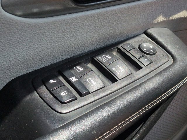 Used 2024 Chrysler Pacifica Touring-L FWD image 29