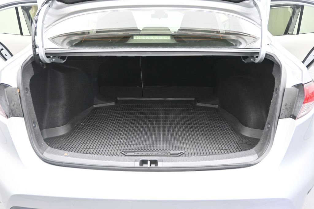 Used 2022 Toyota Corolla LE FWD image 11