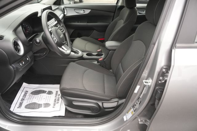 Used 2024 Kia Forte LXS w/ LXS Technology Package FWD image 9