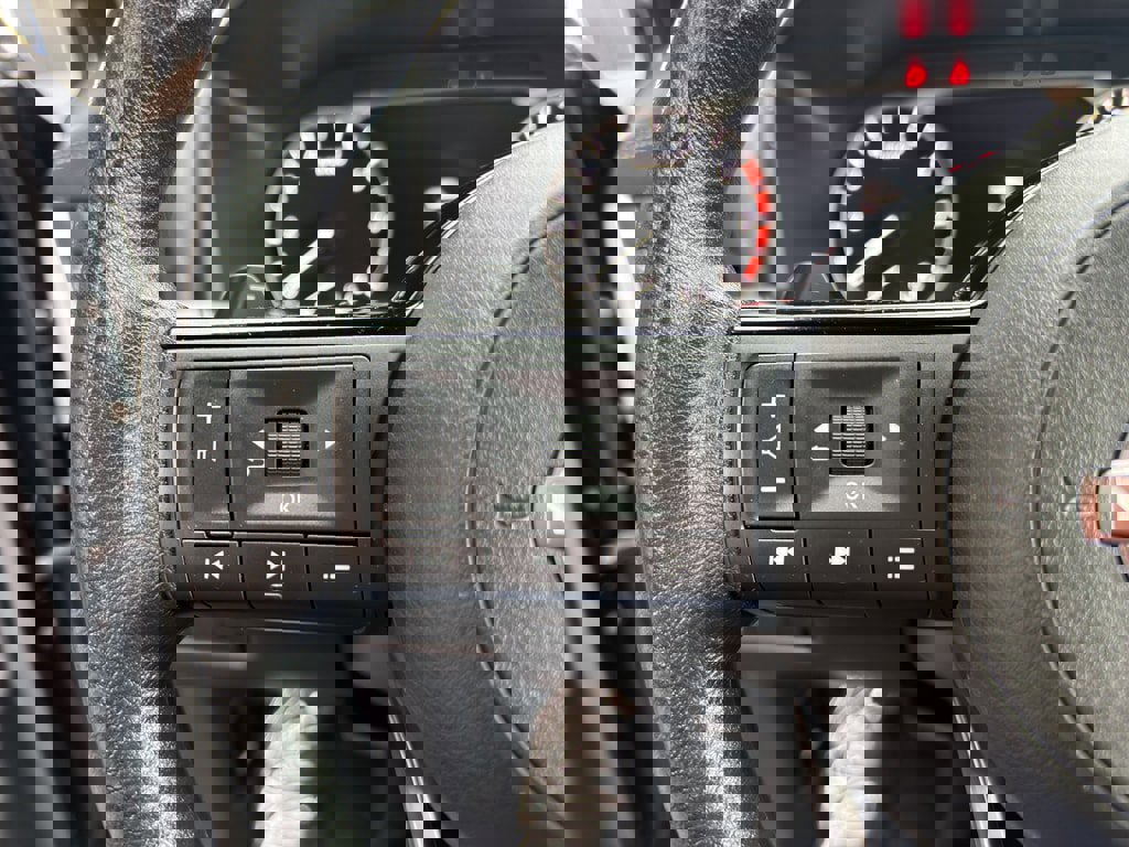 Used 2023 Nissan Rogue SV image 20