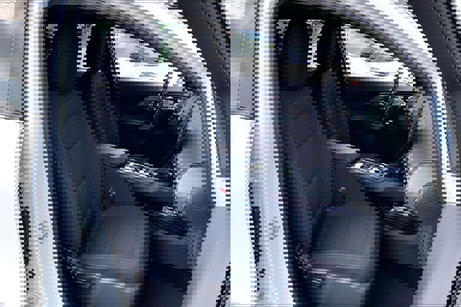 Used 2025 Chevrolet Equinox EV LT image 10