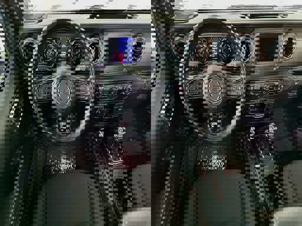 Used 2022 Jeep Gladiator Sport image 13