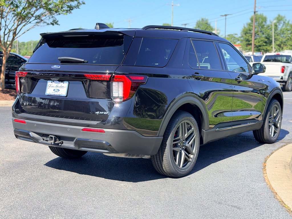 Certified 2025 Ford Explorer ST-Line w/ ST-Line Street Pack AWD/4WD image 9