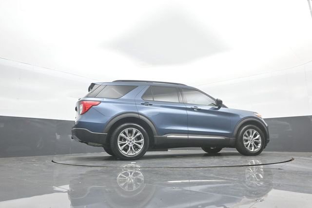 Certified 2020 Ford Explorer XLT w/ Equipment Group 202A image 32