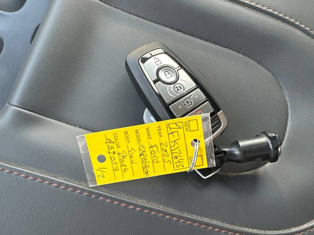 Certified 2025 Ford Expedition Active AWD/4WD image 12