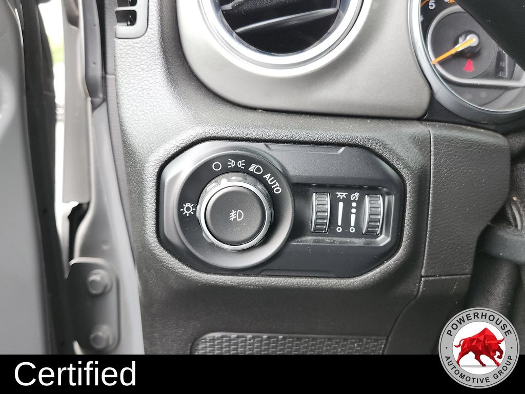 Used 2019 Jeep Wrangler Unlimited Sahara AWD/4WD image 25