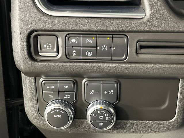 Used 2023 GMC Yukon SLT w/ SLT Luxury Package image 18
