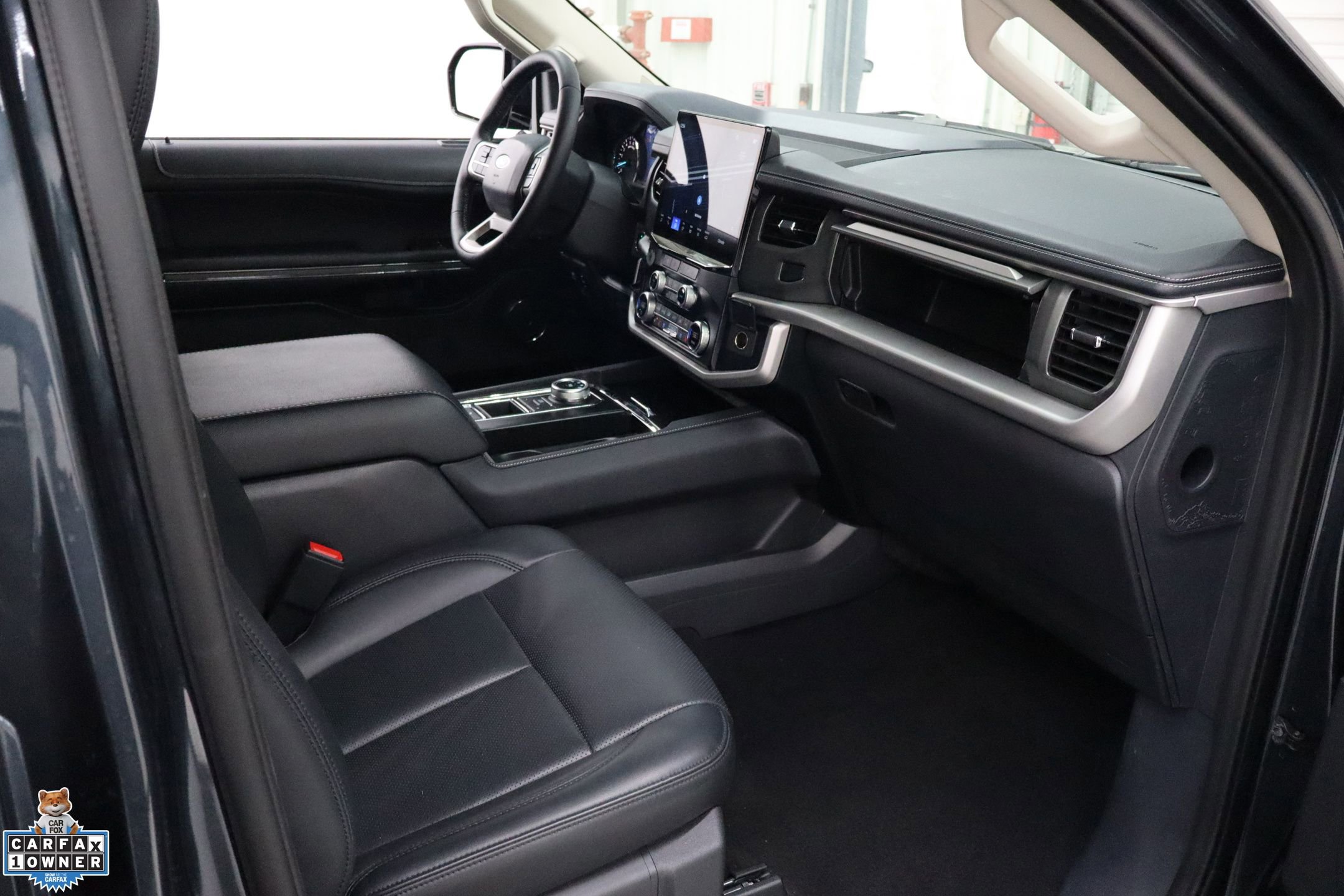Certified 2024 Ford Expedition XLT image 29