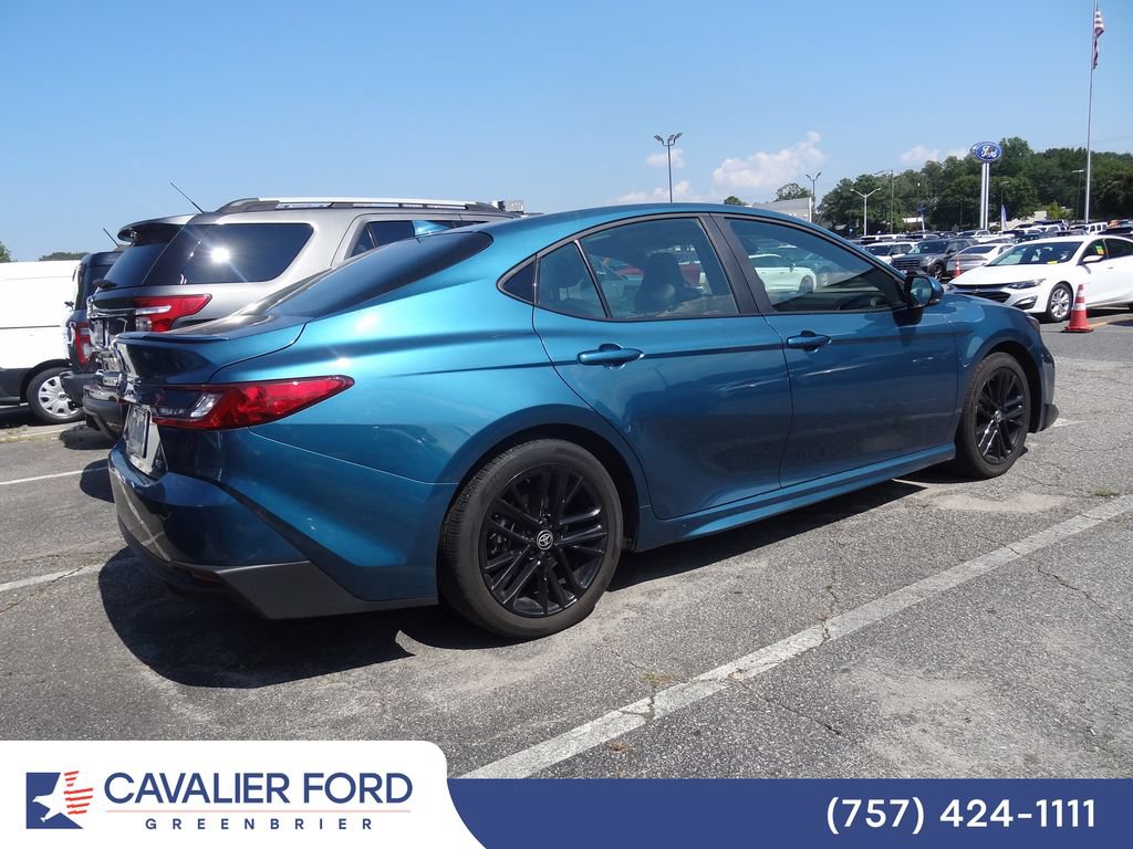 Used 2025 Toyota Camry SE FWD image 4