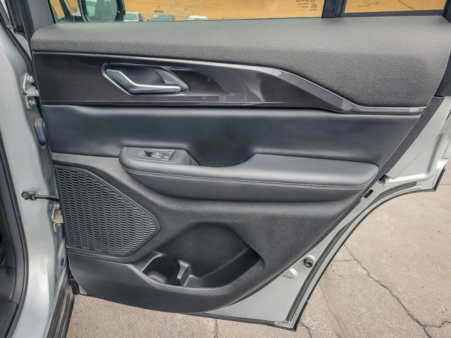 Used 2023 Jeep Grand Cherokee Altitude AWD/4WD image 26