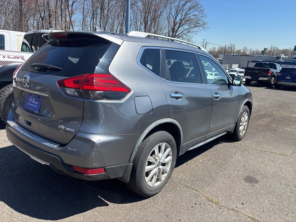 Used 2017 Nissan Rogue SV w/ SV Premium Package image 8