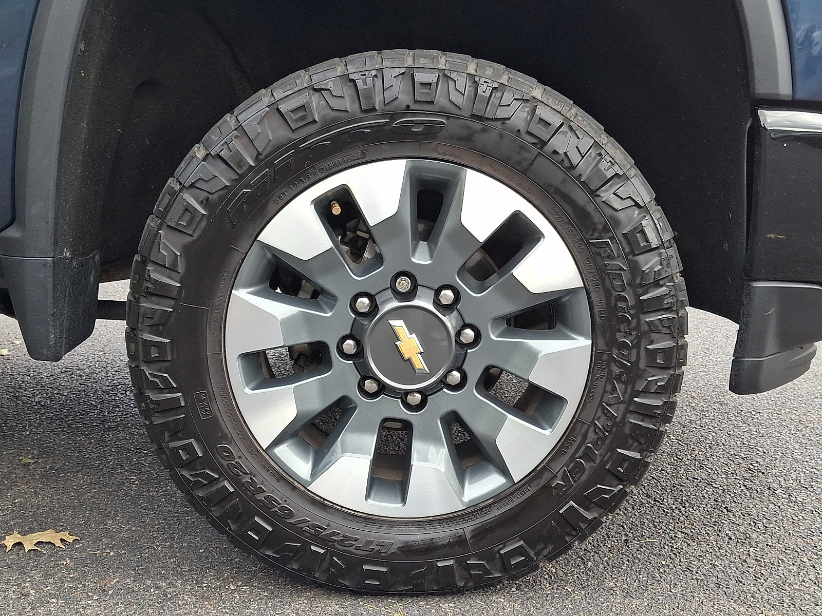Used 2021 Chevrolet Silverado 2500 Custom w/ Custom Value Package AWD/4WD image 8