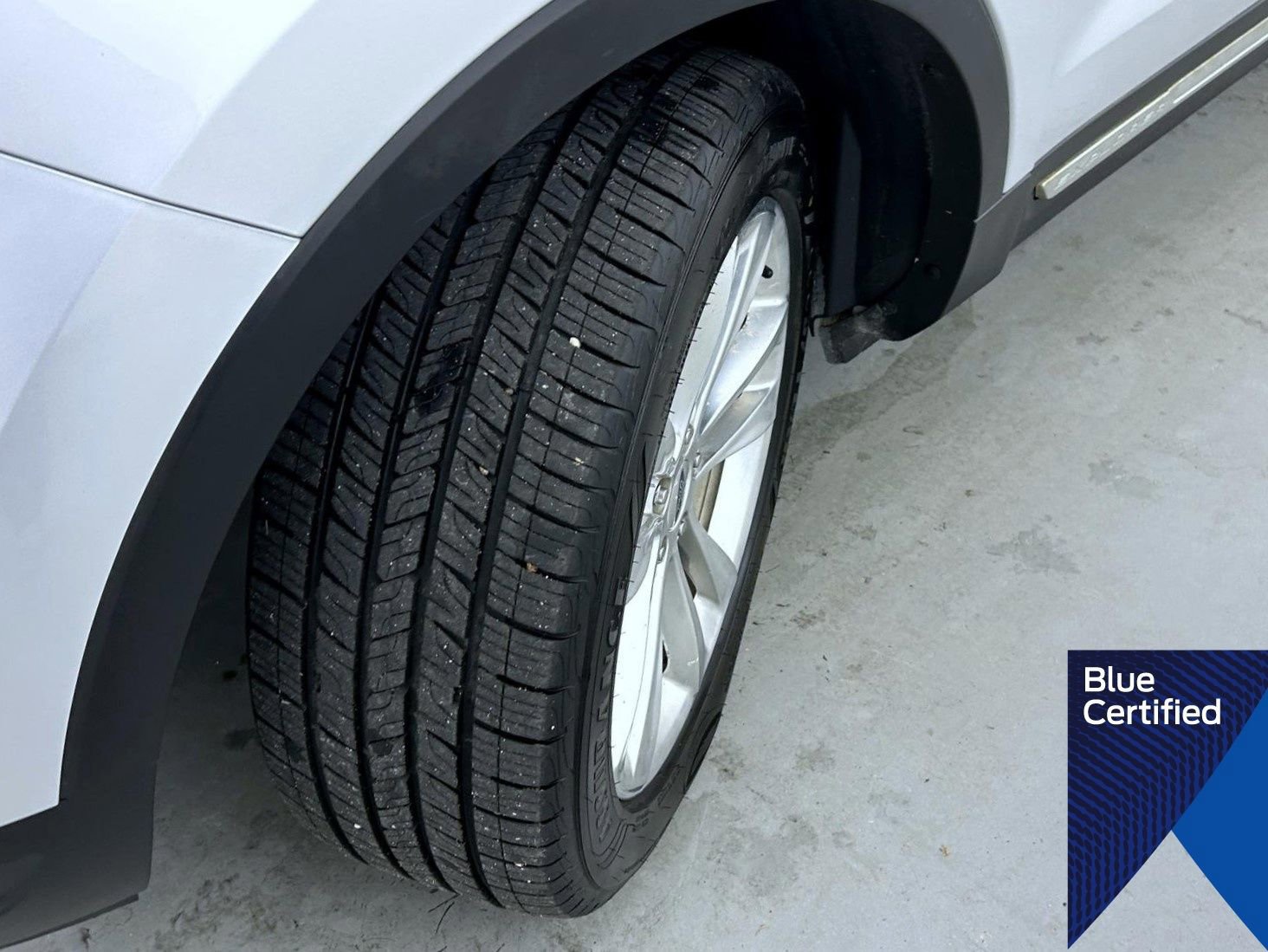 Certified 2018 Ford Explorer XLT w/ Equipment Group 202A image 24