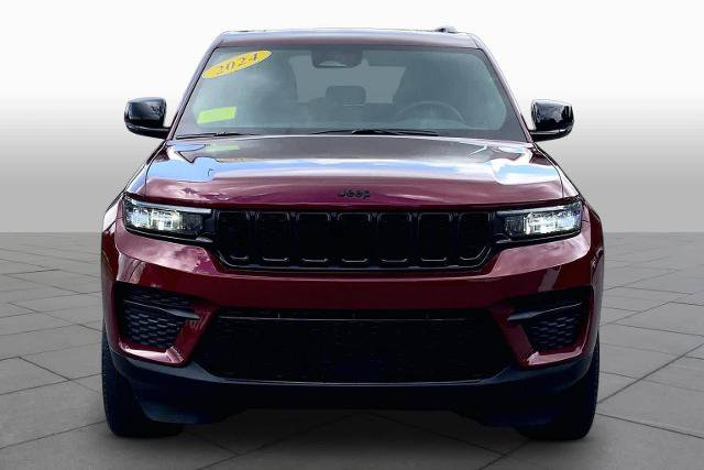 Used 2024 Jeep Grand Cherokee Altitude AWD/4WD image 4
