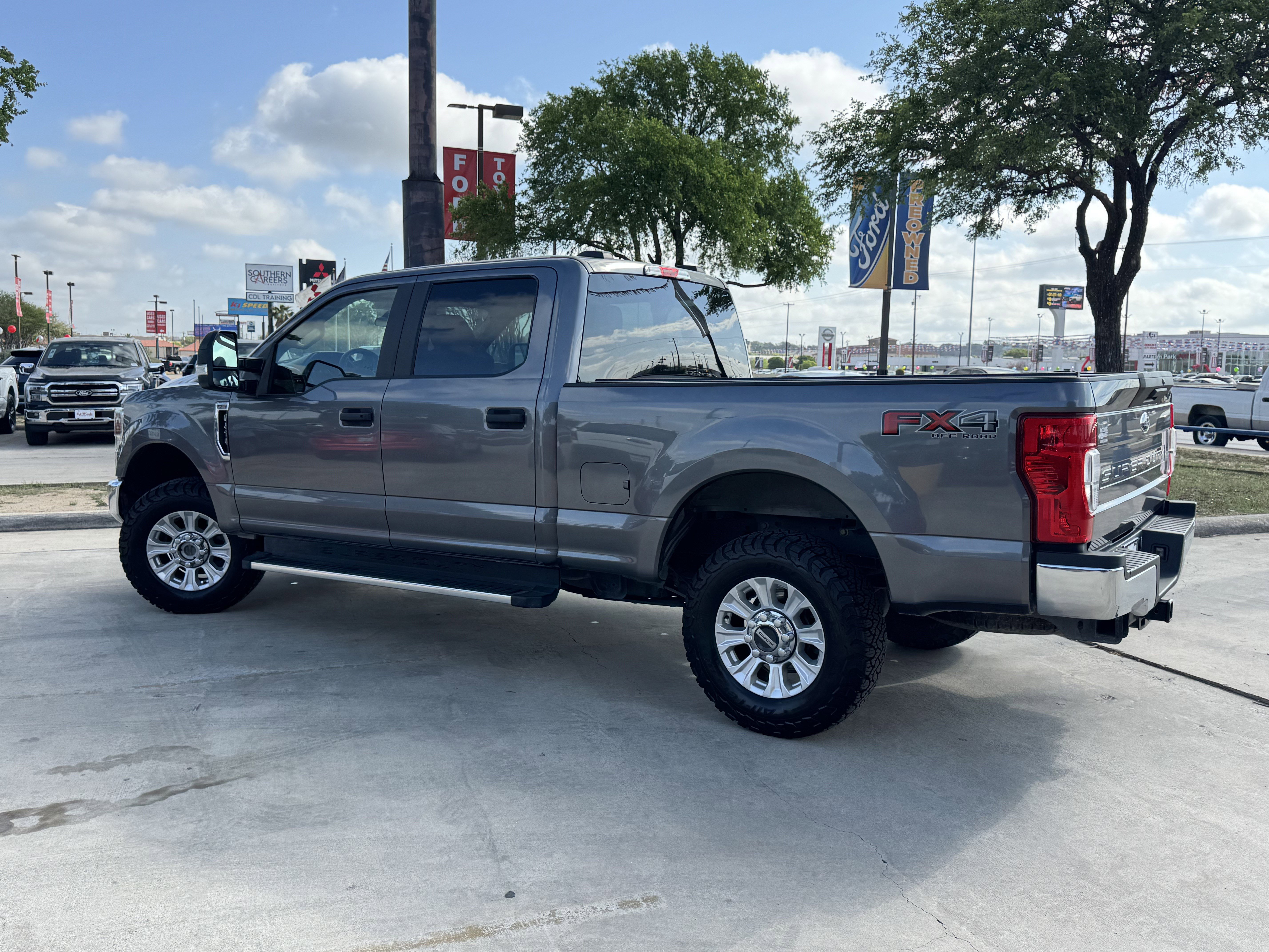 Certified 2022 Ford F250 XL w/ STX Appearance Package image 9