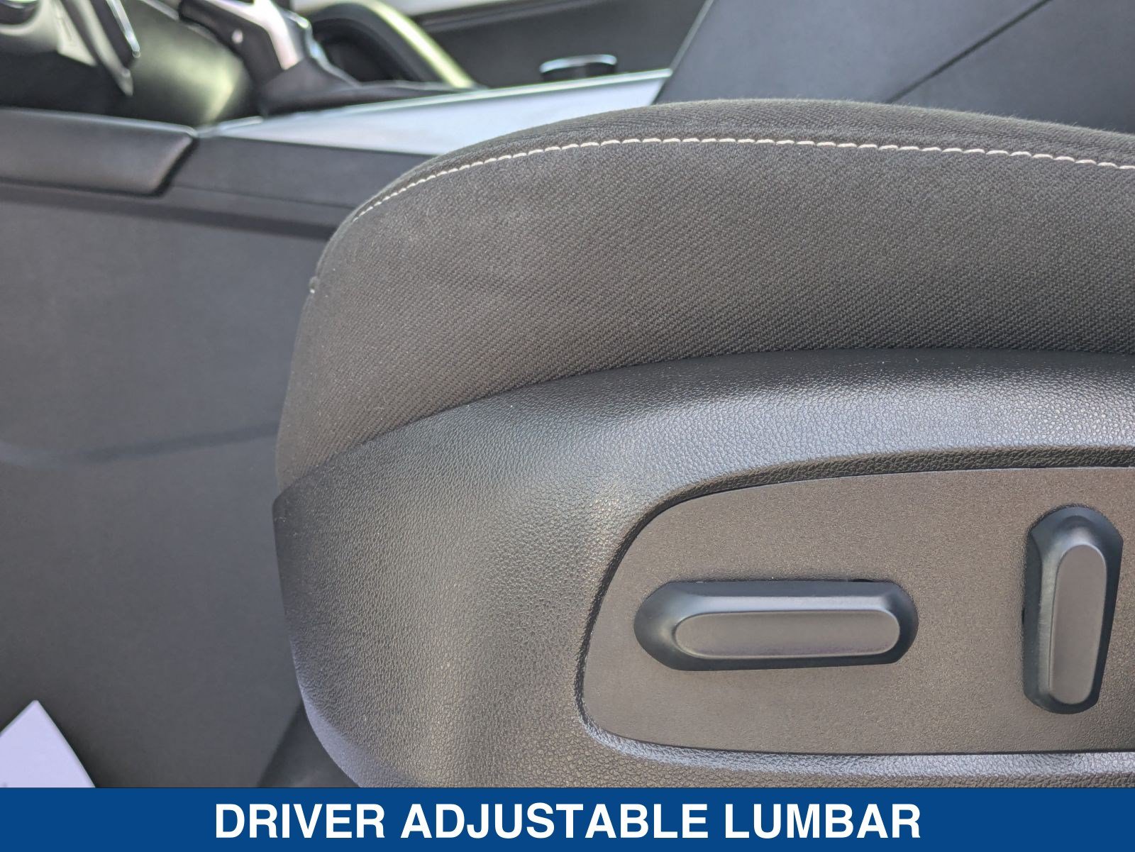 Used 2025 Chevrolet Blazer LT FWD image 23