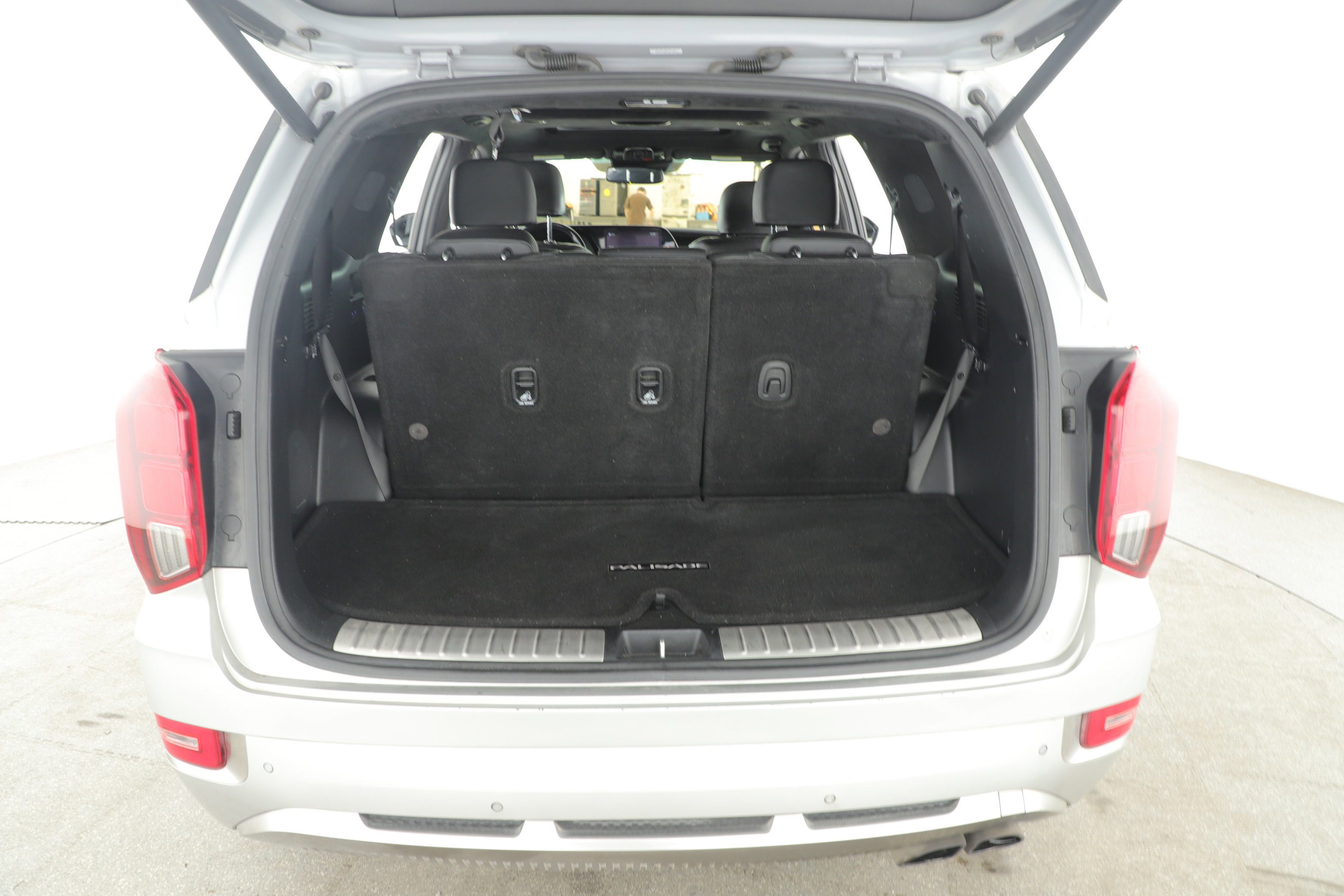 Used 2022 Hyundai Palisade Calligraphy w/ Winter Package image 5