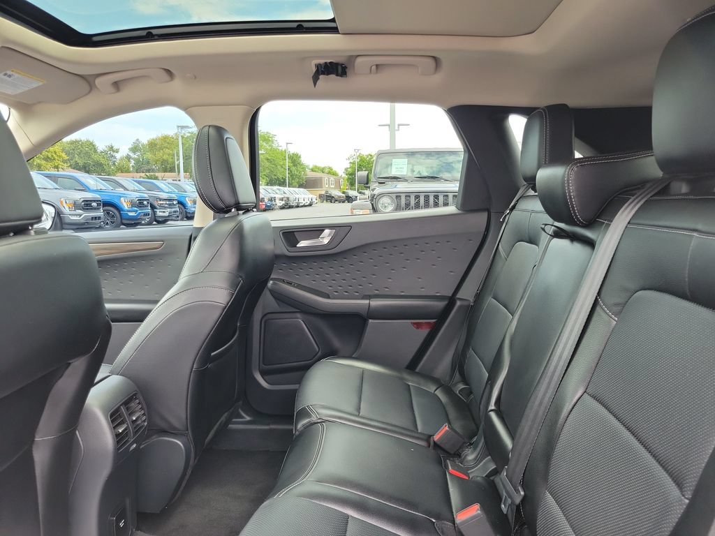 Certified 2020 Ford Escape Titanium w/ Titanium Premium Package 2.0 AWD/4WD image 14
