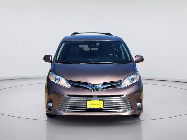 Used 2020 Toyota Sienna XLE Premium FWD image 2