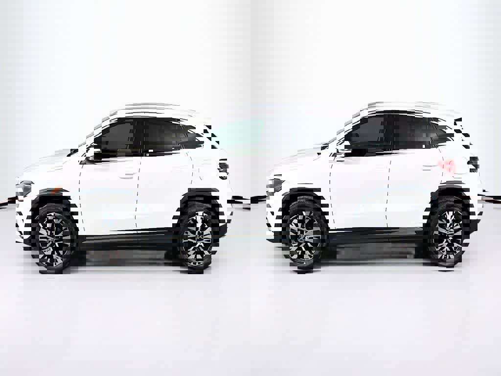 Used 2025 Mercedes-Benz GLA 250 4MATIC image 2