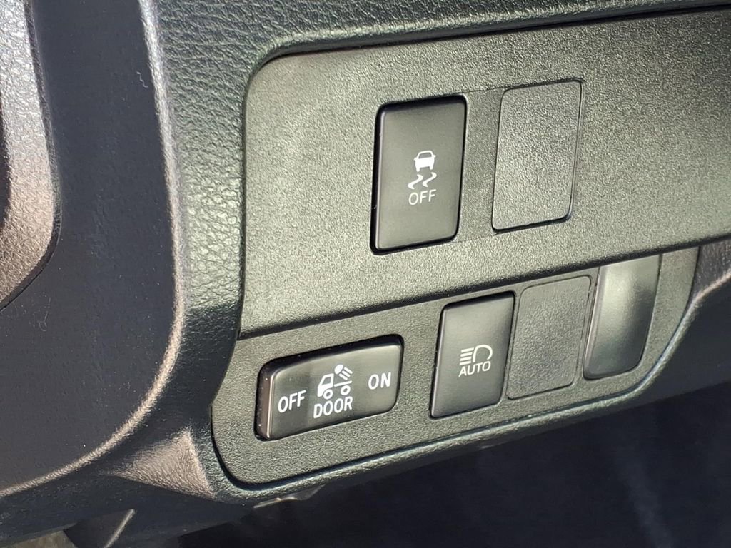 Used 2020 Toyota Tacoma SR5 w/ Technology Package AWD/4WD image 19