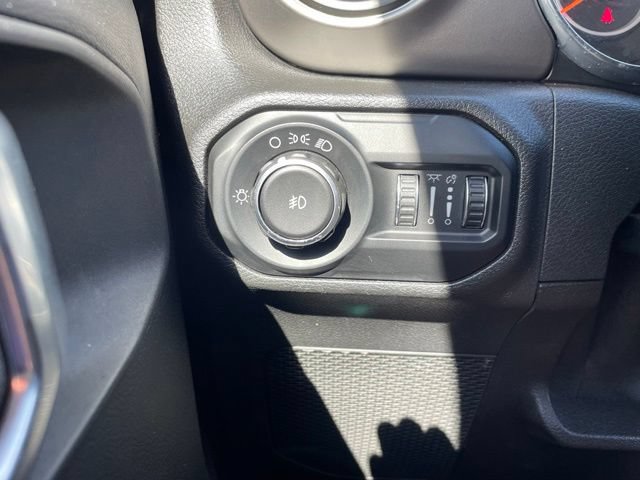 Used 2018 Jeep Wrangler Sport AWD/4WD image 13