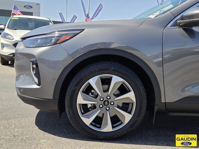 Certified 2023 Ford Escape Platinum w/ Premium Technology Package AWD/4WD image 10