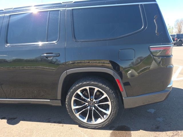 Used 2022 Jeep Wagoneer Series III w/ Premium Group I image 5