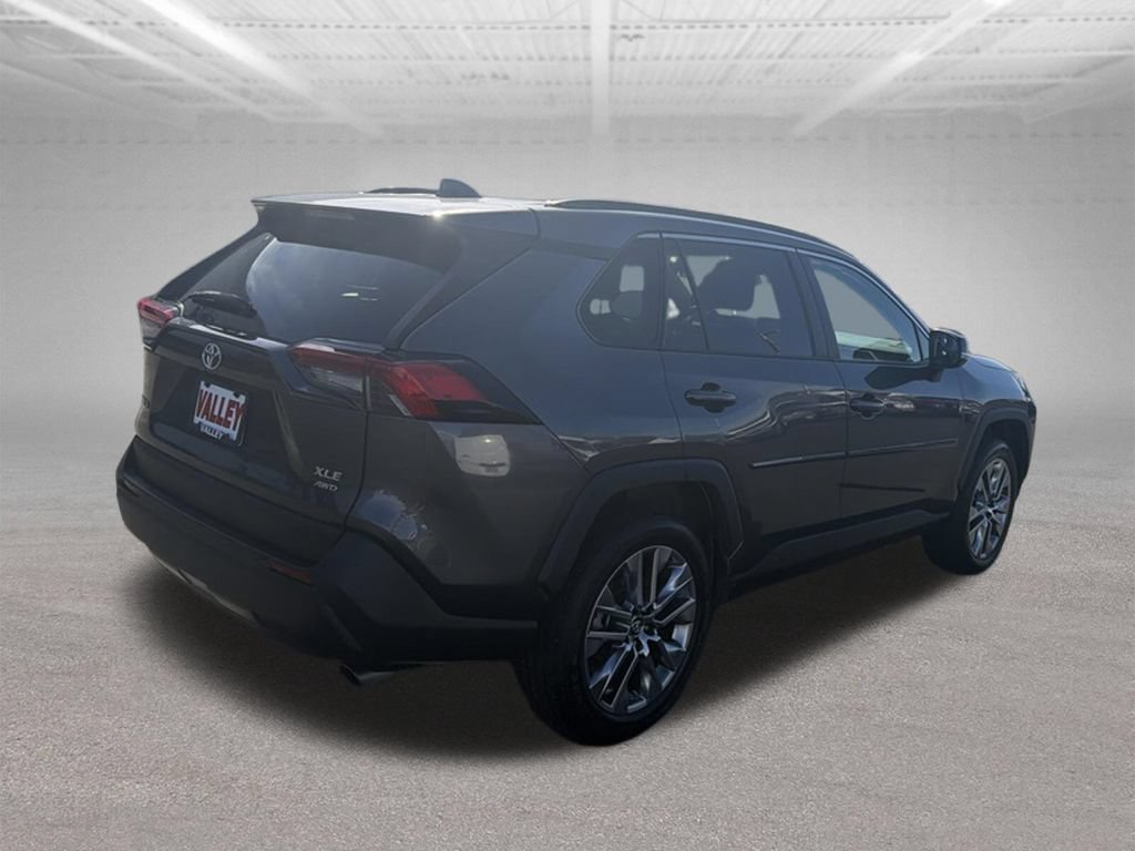 Used 2019 Toyota RAV4 XLE Premium w/ Cold Weather Package AWD/4WD image 13