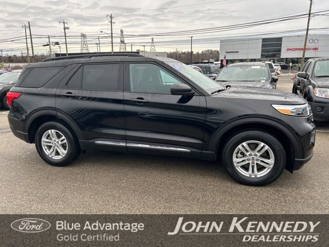 Certified 2022 Ford Explorer XLT image 3